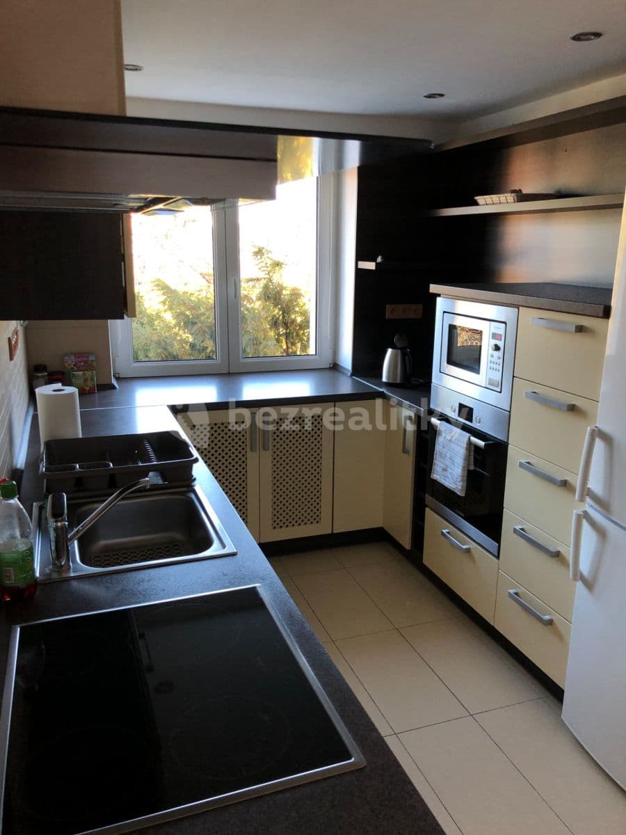 Prenájom bytu 3-izbový 80 m², Tvrdého, Praha, Praha Prenájom bytu 3-izbový 80 m², Tvrdého, Praha, Praha