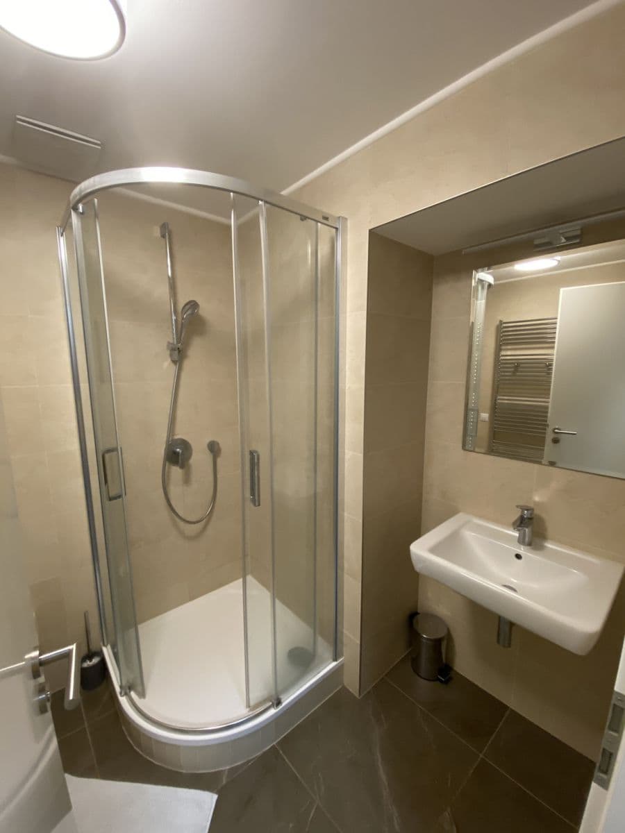 Prenájom bytu 26 m², Tyršova, Praha, Praha Prenájom bytu 26 m², Tyršova, Praha, Praha