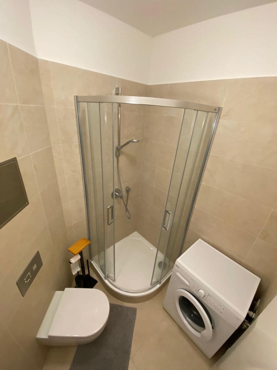 Prenájom bytu 24 m², Tyršova, Praha, Praha Prenájom bytu 24 m², Tyršova, Praha, Praha