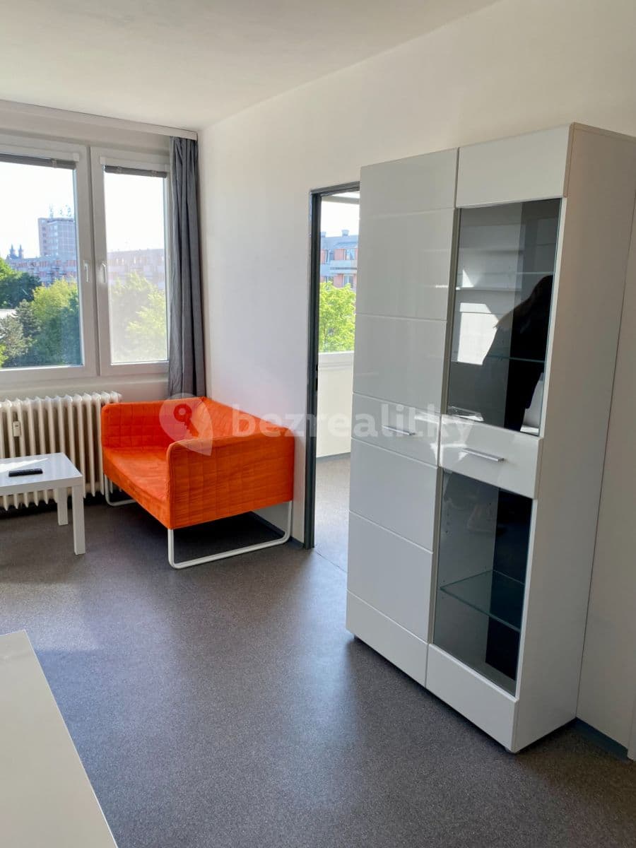 Prenájom bytu 2-izbový 35 m², Veverkova, Hradec Králové, Královéhradecký kraj Prenájom bytu 2-izbový 35 m², Veverkova, Hradec Králové, Královéhradecký kraj