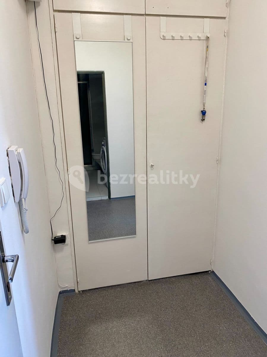 Prenájom bytu 2-izbový 35 m², Veverkova, Hradec Králové, Královéhradecký kraj Prenájom bytu 2-izbový 35 m², Veverkova, Hradec Králové, Královéhradecký kraj