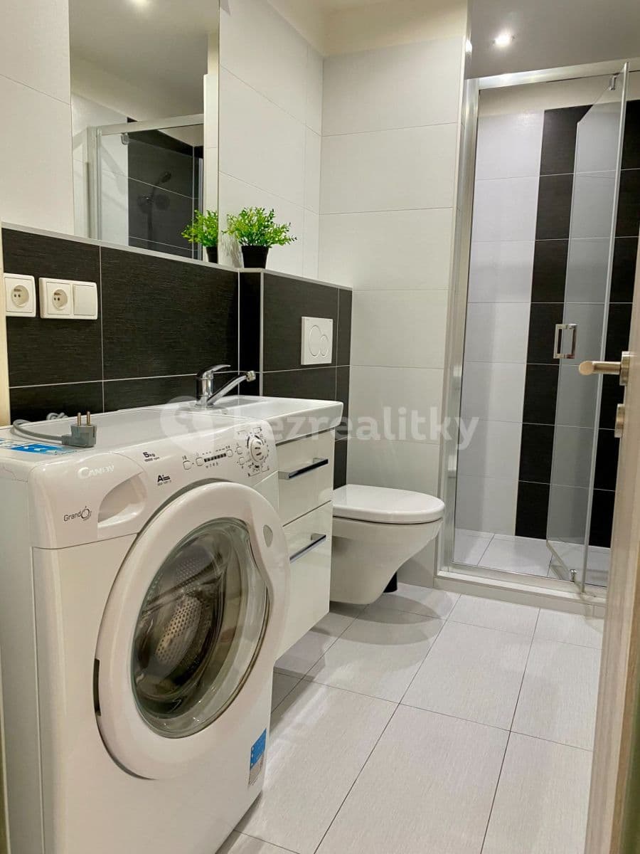 Prenájom bytu 2-izbový 35 m², Veverkova, Hradec Králové, Královéhradecký kraj Prenájom bytu 2-izbový 35 m², Veverkova, Hradec Králové, Královéhradecký kraj