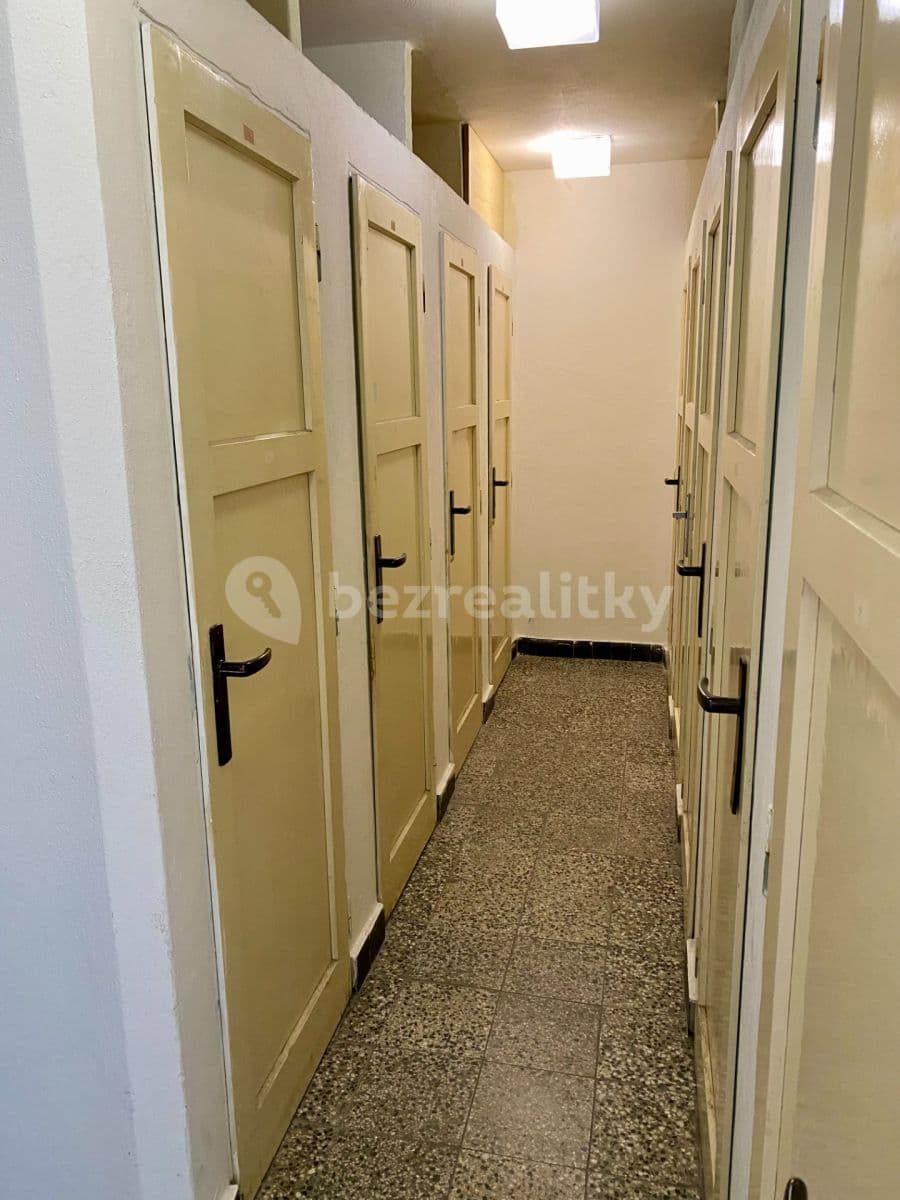 Prenájom bytu 2-izbový 35 m², Veverkova, Hradec Králové, Královéhradecký kraj Prenájom bytu 2-izbový 35 m², Veverkova, Hradec Králové, Královéhradecký kraj