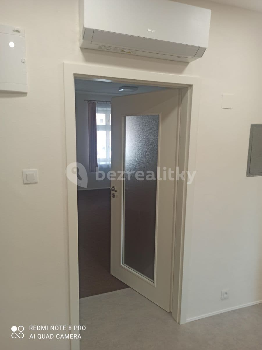 Prenájom bytu 1-izbový 40 m², Vančurova, Tábor, Jihočeský kraj Prenájom bytu 1-izbový 40 m², Vančurova, Tábor, Jihočeský kraj