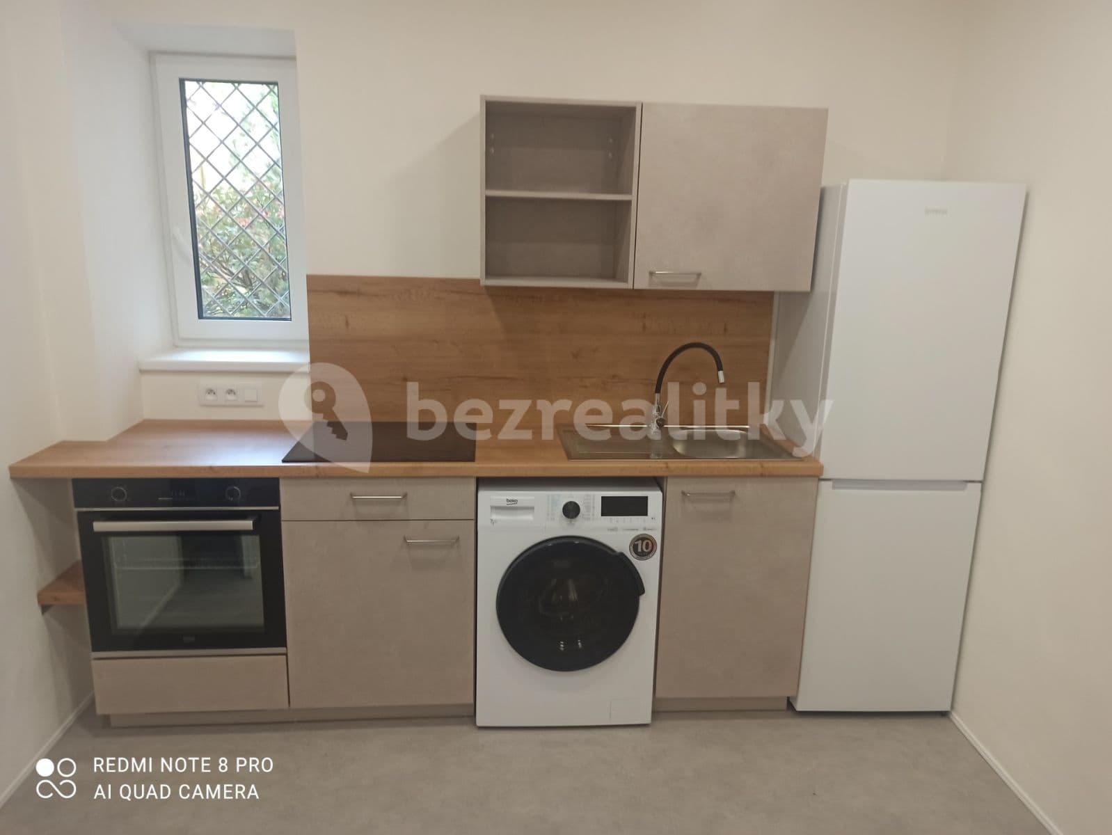 Prenájom bytu 1-izbový 40 m², Vančurova, Tábor, Jihočeský kraj Prenájom bytu 1-izbový 40 m², Vančurova, Tábor, Jihočeský kraj