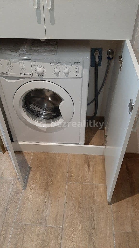 Prenájom bytu 1-izbový 25 m², Poupětova, Praha, Praha Prenájom bytu 1-izbový 25 m², Poupětova, Praha, Praha