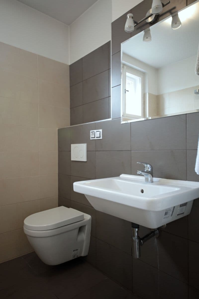 Prenájom bytu 48 m², Irkutská, Praha, Praha Prenájom bytu 48 m², Irkutská, Praha, Praha