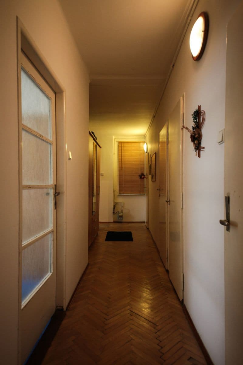 Prenájom bytu 90 m², Stroupežnického, Praha, Praha Prenájom bytu 90 m², Stroupežnického, Praha, Praha