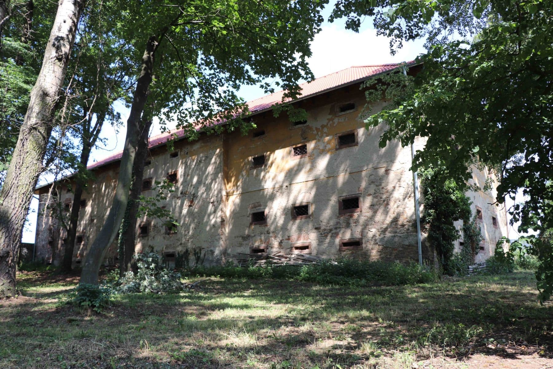 Predaj nebytového priestoru 900 m², Polní Voděrady, Středočeský kraj Predaj nebytového priestoru 900 m², Polní Voděrady, Středočeský kraj