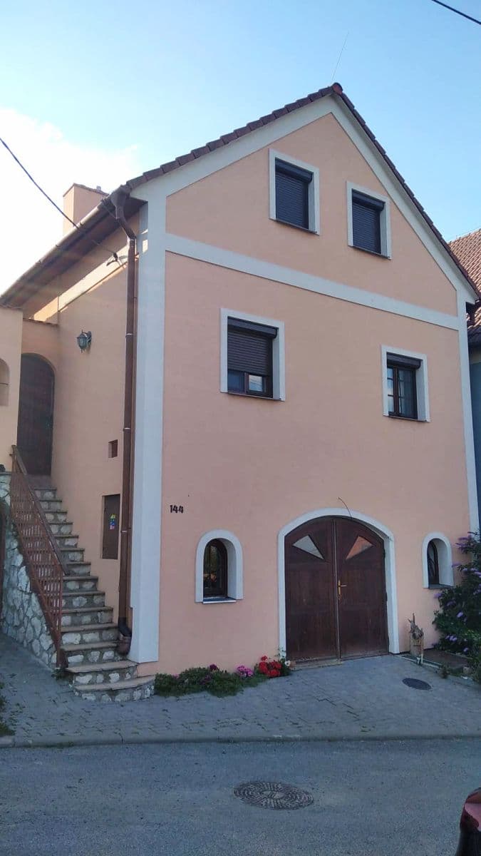 Prenájom bytu 220 m², Vinařská, Pavlov, Jihomoravský kraj Prenájom bytu 220 m², Vinařská, Pavlov, Jihomoravský kraj
