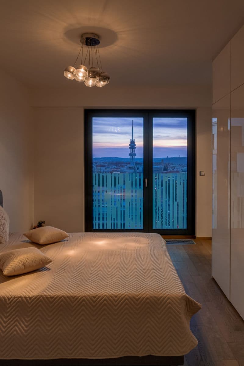 Prenájom bytu 80 m², Olšanská H, Praha, Praha Prenájom bytu 80 m², Olšanská H, Praha, Praha