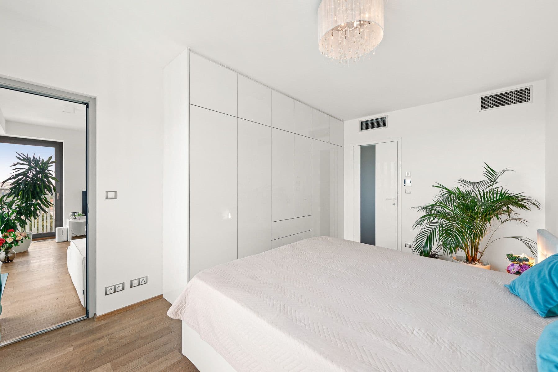 Prenájom bytu 80 m², Olšanská H, Praha, Praha Prenájom bytu 80 m², Olšanská H, Praha, Praha