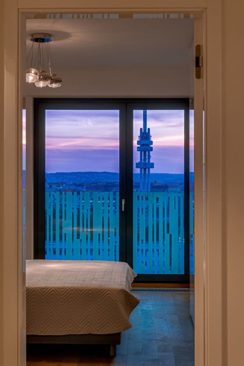 Prenájom bytu 80 m², Olšanská H, Praha, Praha Prenájom bytu 80 m², Olšanská H, Praha, Praha