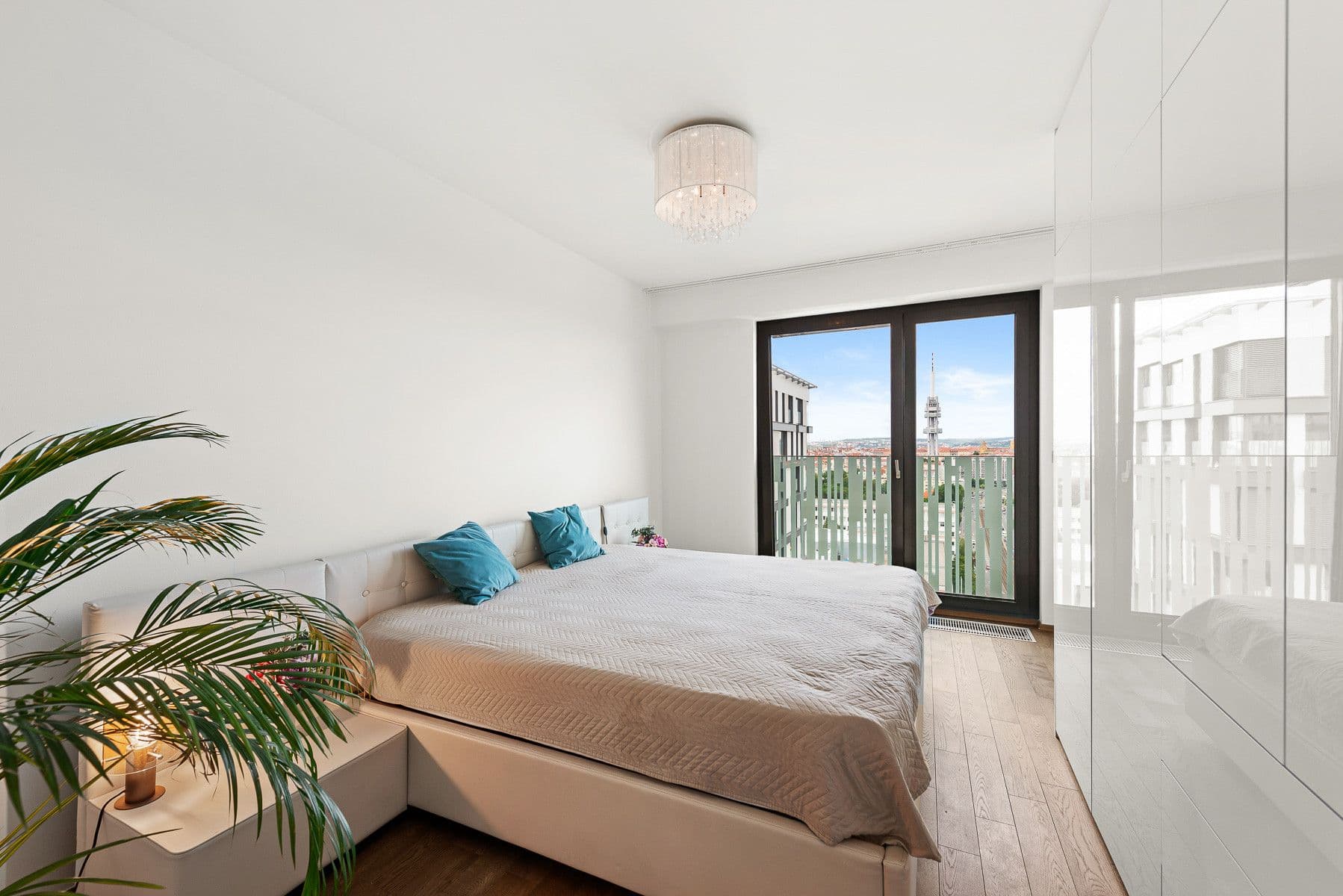 Prenájom bytu 80 m², Olšanská H, Praha, Praha Prenájom bytu 80 m², Olšanská H, Praha, Praha