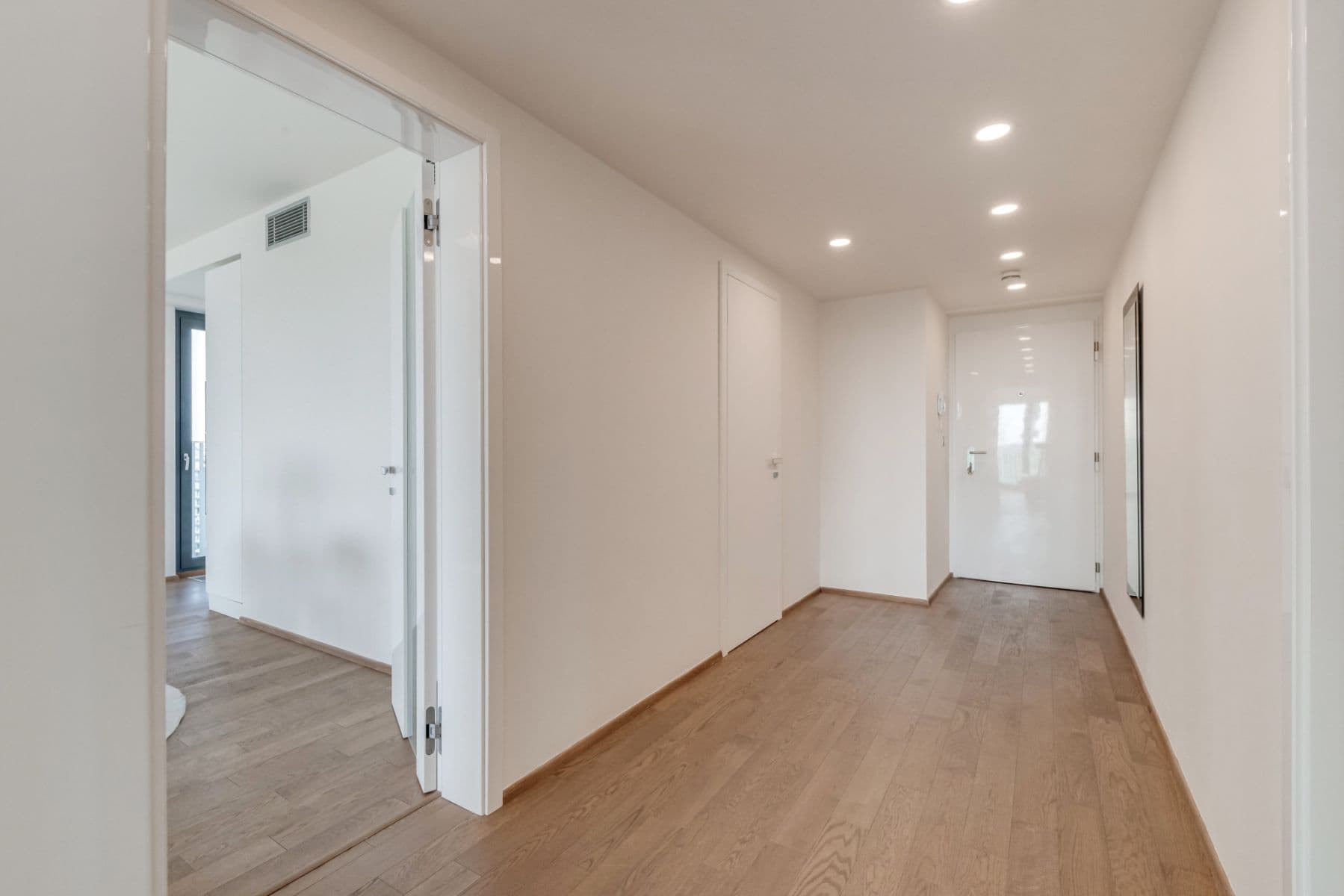 Prenájom bytu 80 m², Olšanská H, Praha, Praha Prenájom bytu 80 m², Olšanská H, Praha, Praha