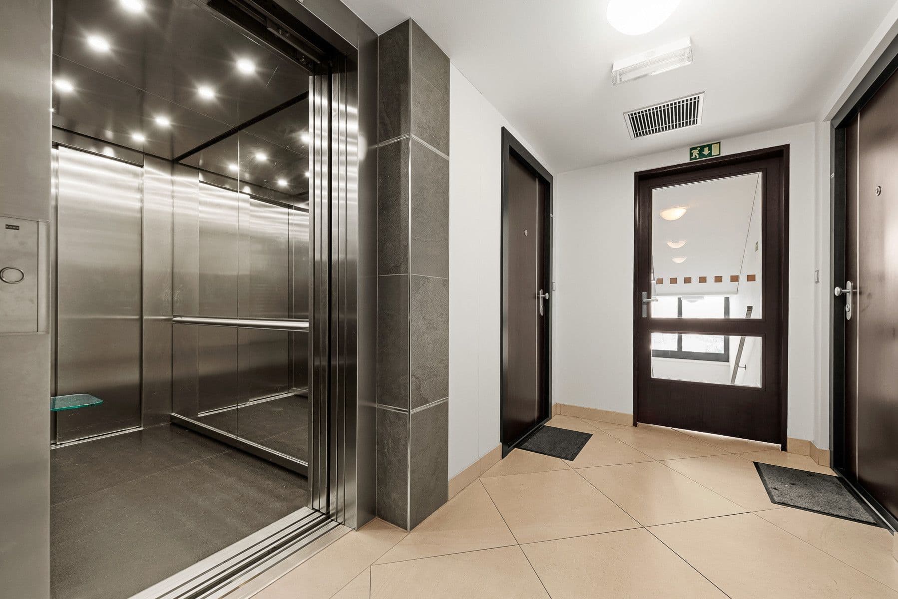 Prenájom bytu 80 m², Olšanská H, Praha, Praha Prenájom bytu 80 m², Olšanská H, Praha, Praha