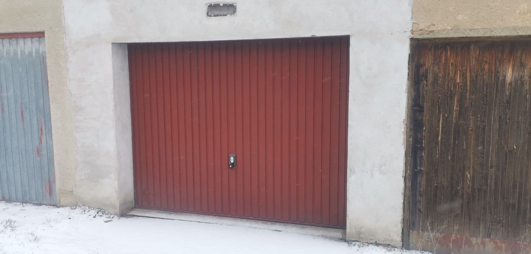 Prenájom garáže 18 m², U Trati, Praha, Praha Prenájom garáže 18 m², U Trati, Praha, Praha