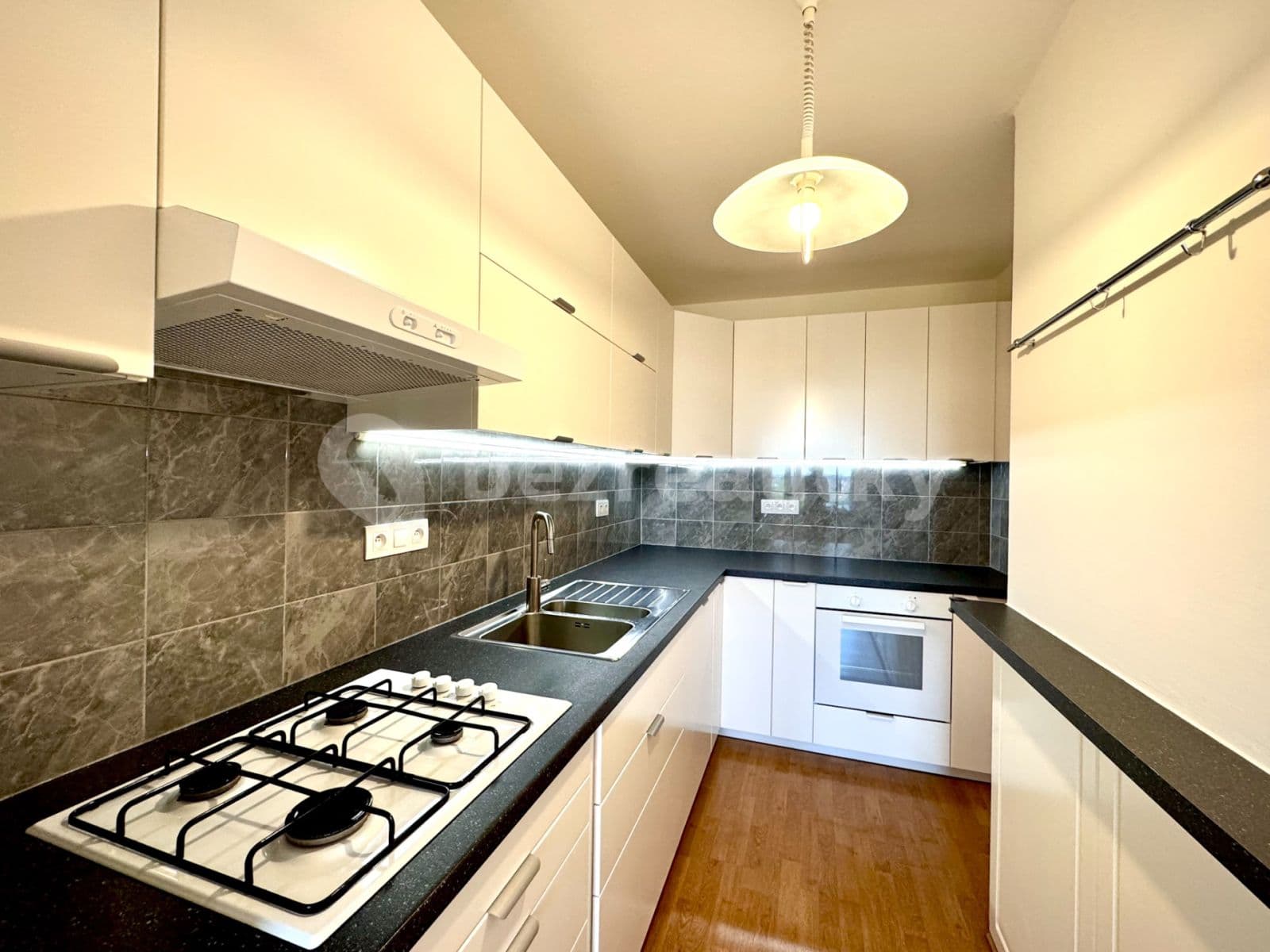 Prenájom bytu 3-izbový 91 m², Na Křivce, Praha, Praha Prenájom bytu 3-izbový 91 m², Na Křivce, Praha, Praha