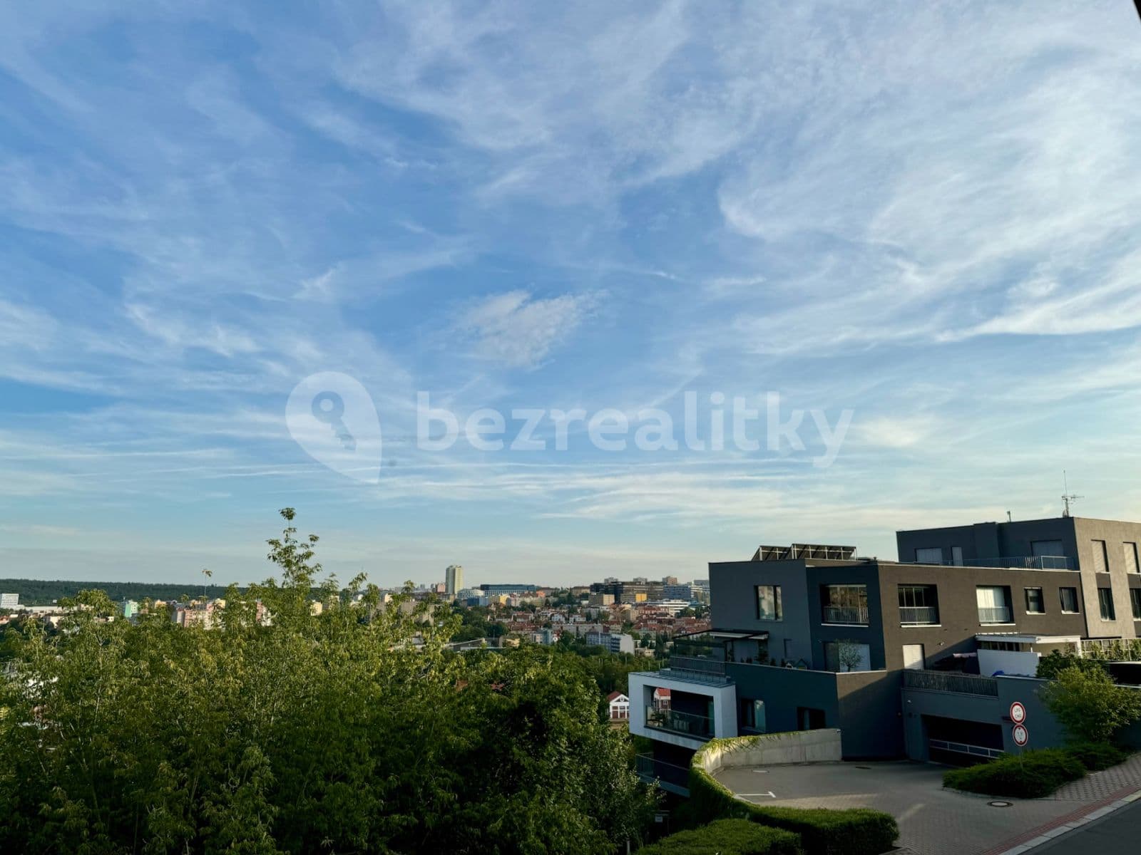 Prenájom bytu 3-izbový 91 m², Na Křivce, Praha, Praha Prenájom bytu 3-izbový 91 m², Na Křivce, Praha, Praha