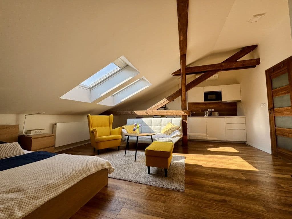 Prenájom bytu 34 m², Bulharská, Praha, Praha Prenájom bytu 34 m², Bulharská, Praha, Praha