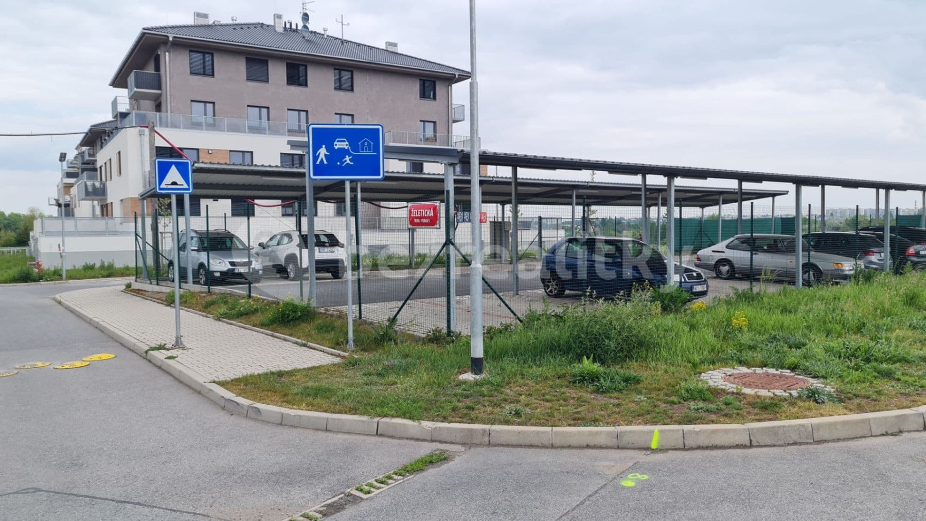 Prenájom garáže 10 m², Želetická, Praha, Praha Prenájom garáže 10 m², Želetická, Praha, Praha