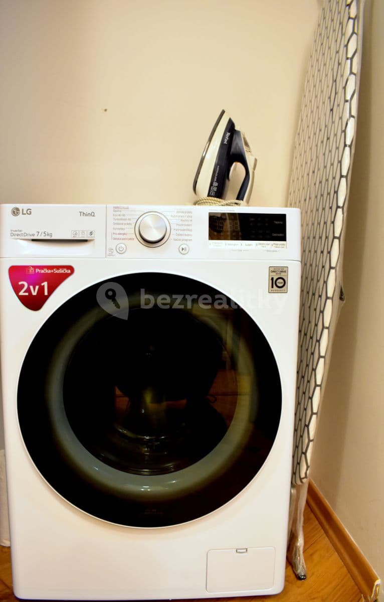 Prenájom bytu 60 m², Staropramenná, Praha, Praha Prenájom bytu 60 m², Staropramenná, Praha, Praha