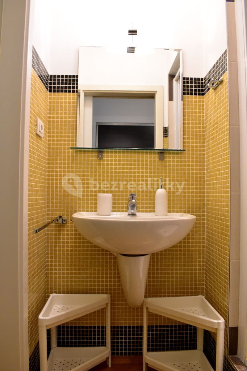 Prenájom bytu 60 m², Staropramenná, Praha, Praha Prenájom bytu 60 m², Staropramenná, Praha, Praha