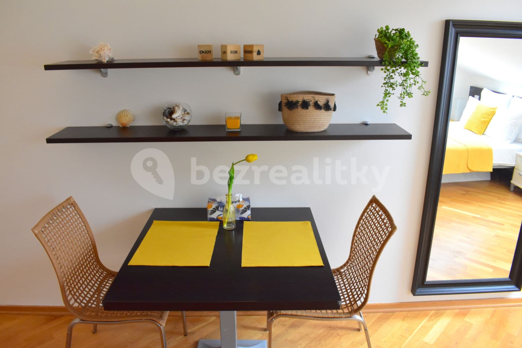 Prenájom bytu 60 m², Staropramenná, Praha, Praha Prenájom bytu 60 m², Staropramenná, Praha, Praha