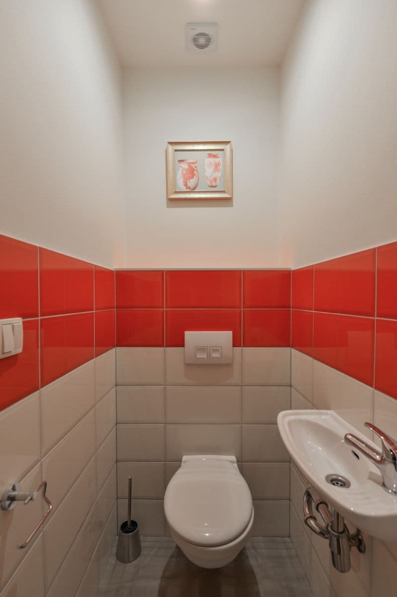 Prenájom bytu 1-izbový 33 m², Hálkova, Praha, Praha Prenájom bytu 1-izbový 33 m², Hálkova, Praha, Praha
