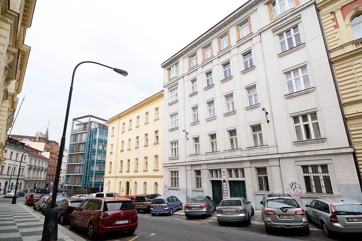 Prenájom bytu 1-izbový 33 m², Hálkova, Praha, Praha Prenájom bytu 1-izbový 33 m², Hálkova, Praha, Praha
