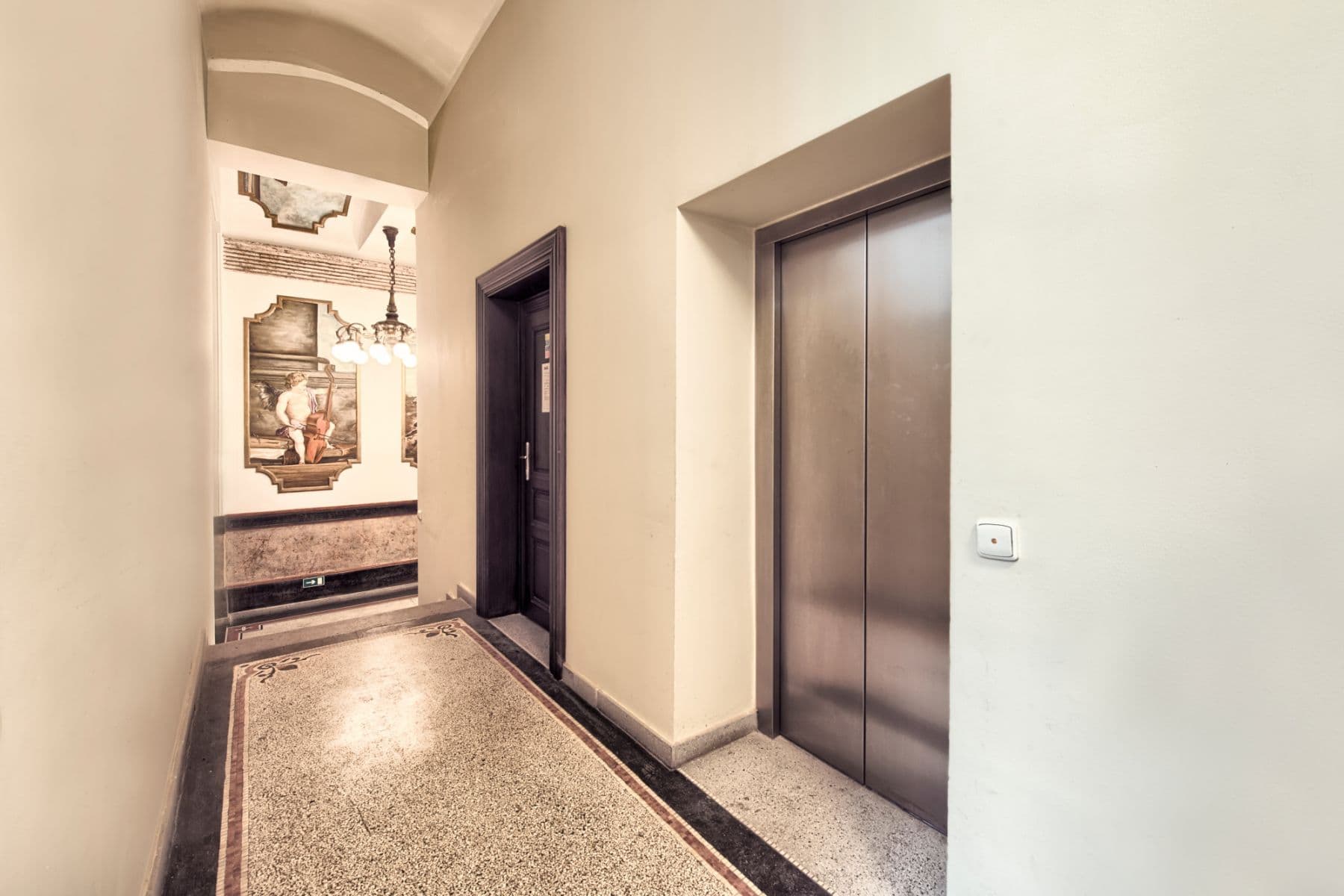 Prenájom bytu 100 m², U Milosrdných, Praha, Praha Prenájom bytu 100 m², U Milosrdných, Praha, Praha