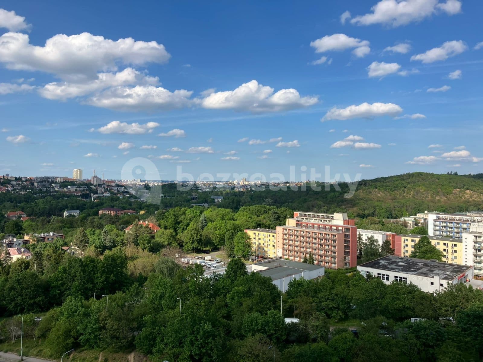 Prenájom bytu 2-izbový 40 m², Štúrova, Praha, Praha Prenájom bytu 2-izbový 40 m², Štúrova, Praha, Praha