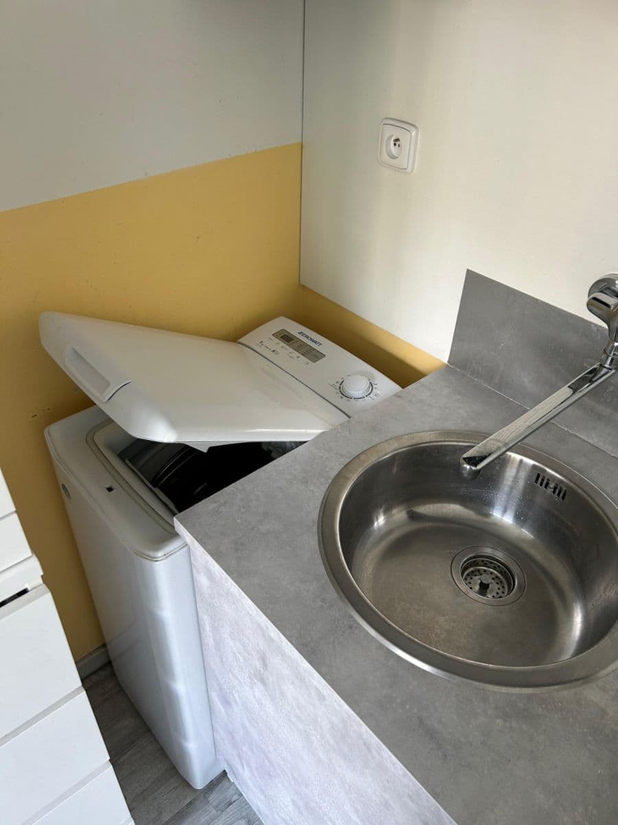 Prenájom bytu 1-izbový 20 m², Gercenova, Praha, Praha Prenájom bytu 1-izbový 20 m², Gercenova, Praha, Praha
