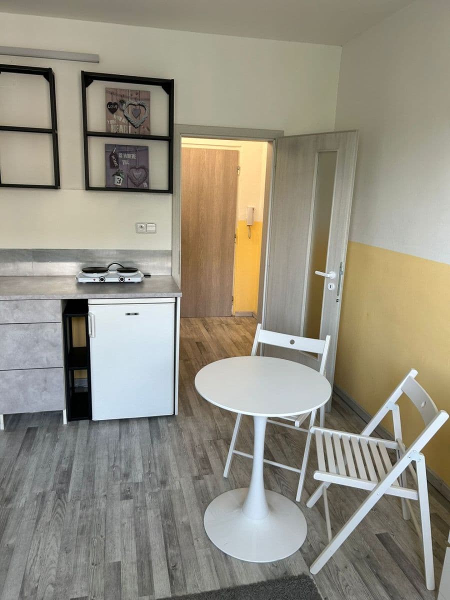 Prenájom bytu 1-izbový 20 m², Gercenova, Praha, Praha Prenájom bytu 1-izbový 20 m², Gercenova, Praha, Praha