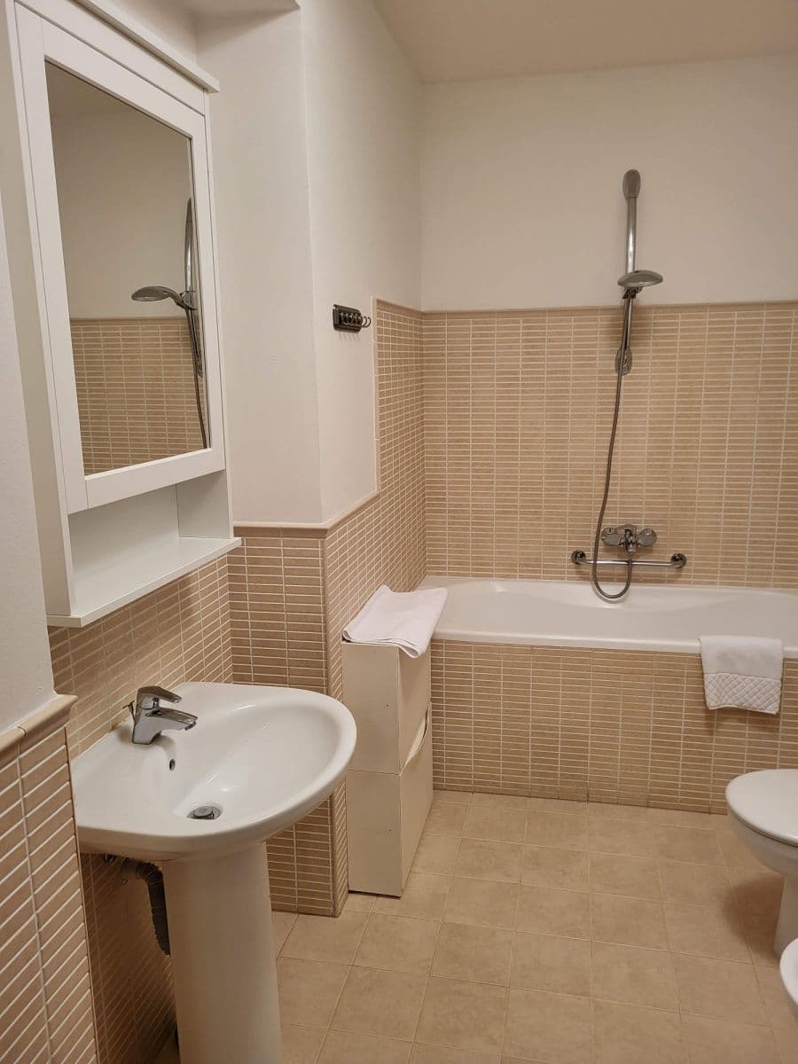 Prenájom bytu 45 m², Koubkova, Praha, Praha Prenájom bytu 45 m², Koubkova, Praha, Praha