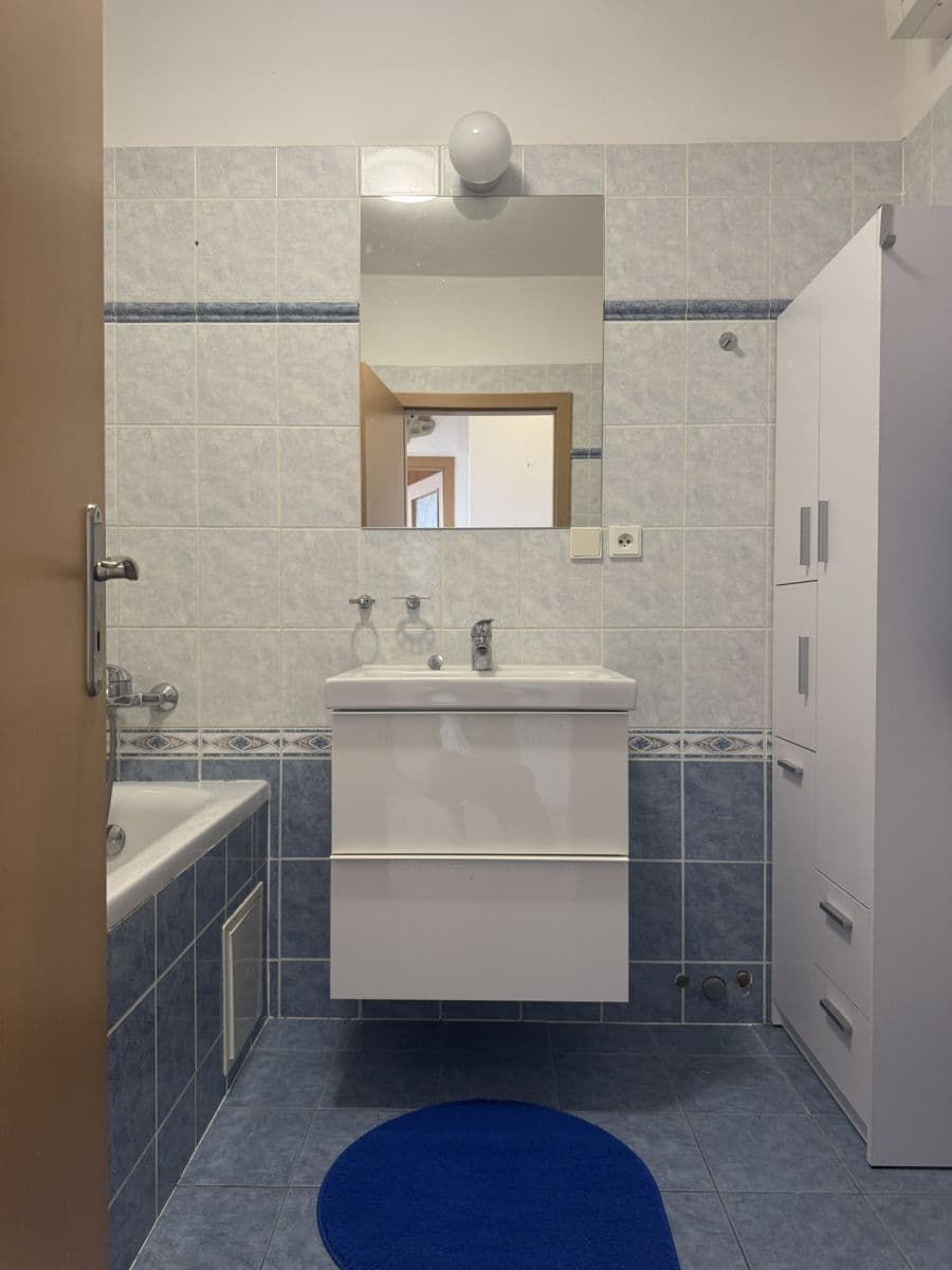 Prenájom bytu 3-izbový 79 m², Šternovská, Praha, Praha Prenájom bytu 3-izbový 79 m², Šternovská, Praha, Praha
