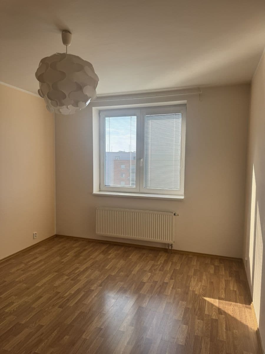 Prenájom bytu 3-izbový 79 m², Šternovská, Praha, Praha Prenájom bytu 3-izbový 79 m², Šternovská, Praha, Praha
