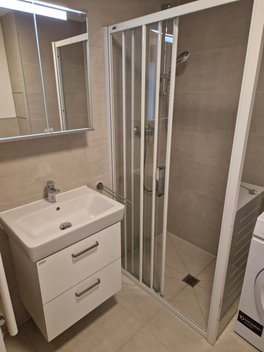 Prenájom bytu 2-izbový 55 m², Kolbenova, Praha, Praha Prenájom bytu 2-izbový 55 m², Kolbenova, Praha, Praha