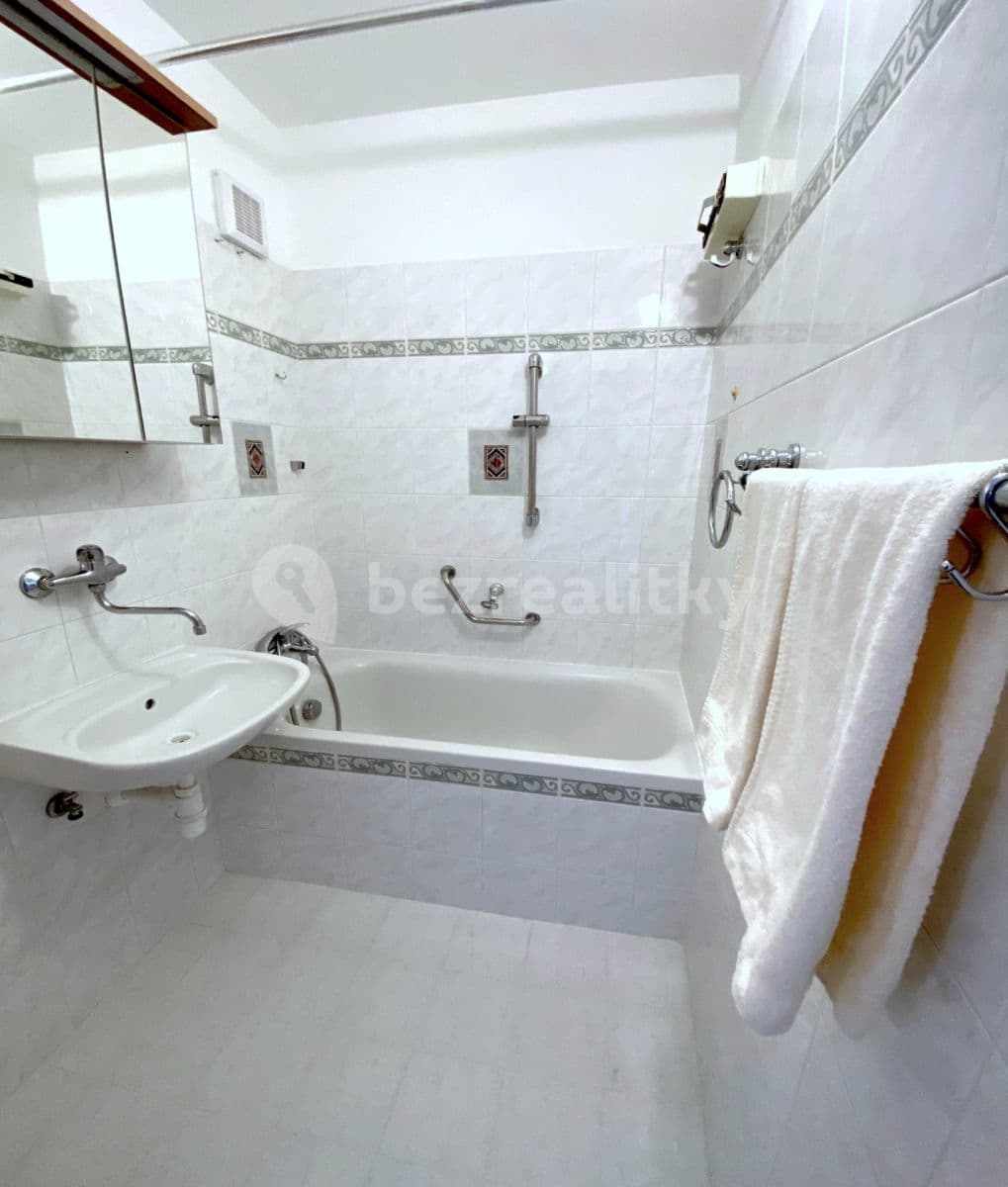 Prenájom bytu 2-izbový 45 m², Plickova, Praha, Praha Prenájom bytu 2-izbový 45 m², Plickova, Praha, Praha