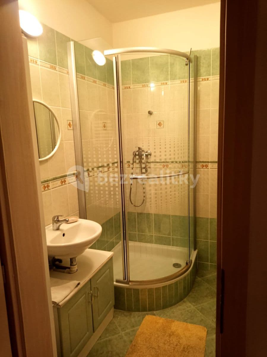 Prenájom bytu 1-izbový 33 m², Jana Přibíka, Praha, Praha Prenájom bytu 1-izbový 33 m², Jana Přibíka, Praha, Praha