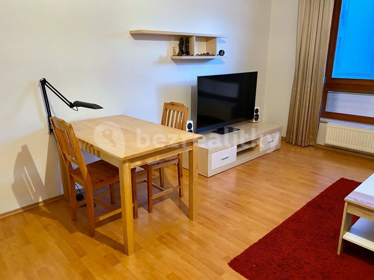Prenájom bytu 1-izbový 33 m², Jana Přibíka, Praha, Praha Prenájom bytu 1-izbový 33 m², Jana Přibíka, Praha, Praha
