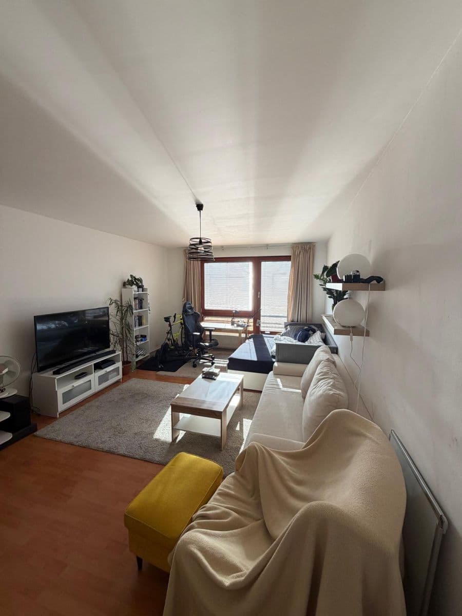 Prenájom bytu 1-izbový 33 m², Jana Přibíka, Praha, Praha Prenájom bytu 1-izbový 33 m², Jana Přibíka, Praha, Praha
