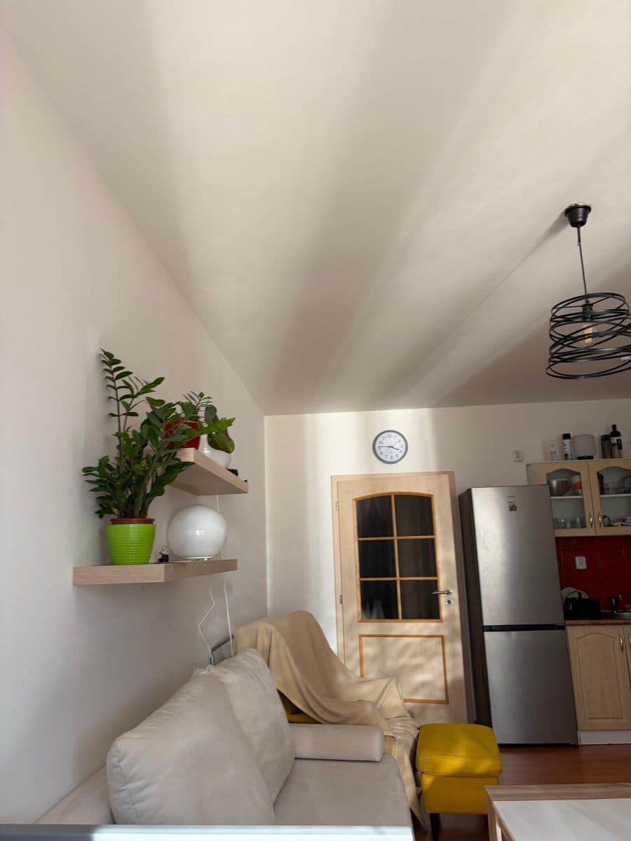 Prenájom bytu 1-izbový 33 m², Jana Přibíka, Praha, Praha Prenájom bytu 1-izbový 33 m², Jana Přibíka, Praha, Praha