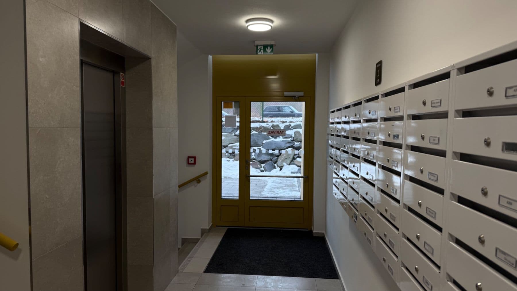 Prenájom bytu 1-izbový 54 m², Frištenského, Olomouc, Olomoucký kraj Prenájom bytu 1-izbový 54 m², Frištenského, Olomouc, Olomoucký kraj