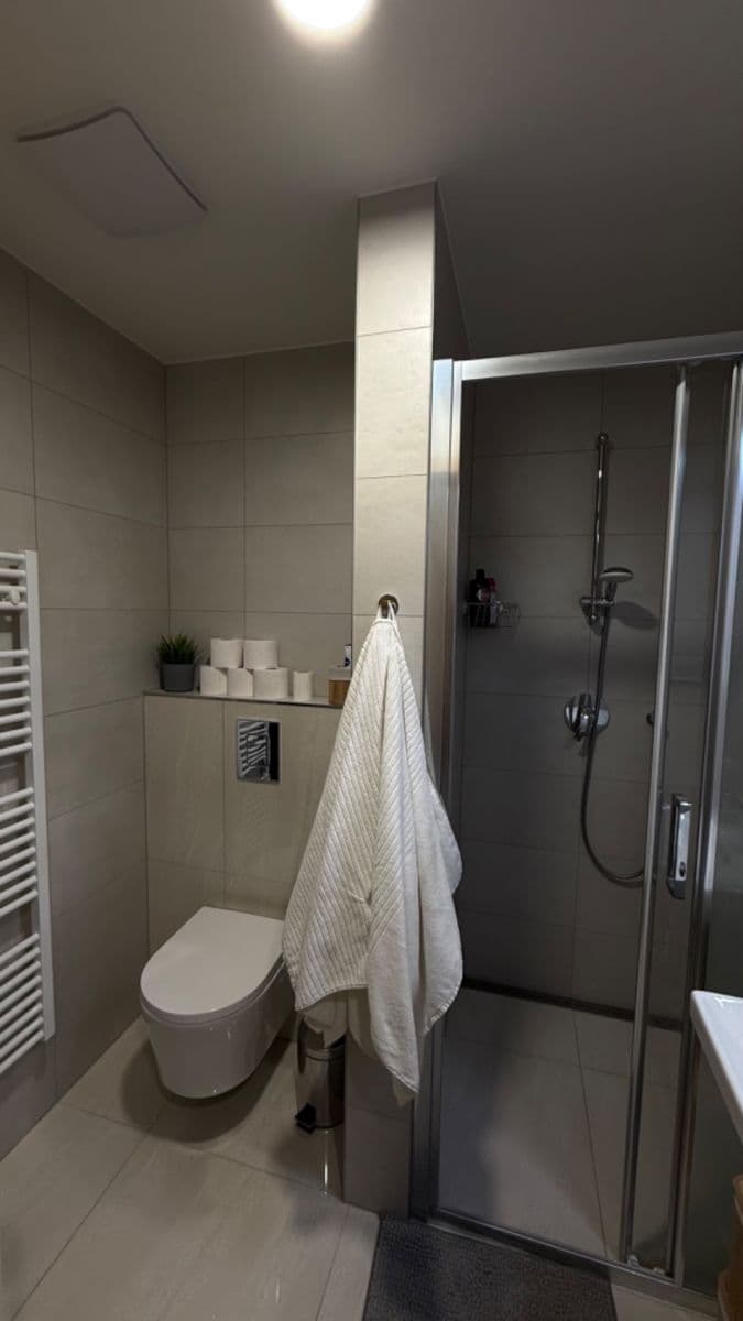 Prenájom bytu 1-izbový 54 m², Frištenského, Olomouc, Olomoucký kraj Prenájom bytu 1-izbový 54 m², Frištenského, Olomouc, Olomoucký kraj