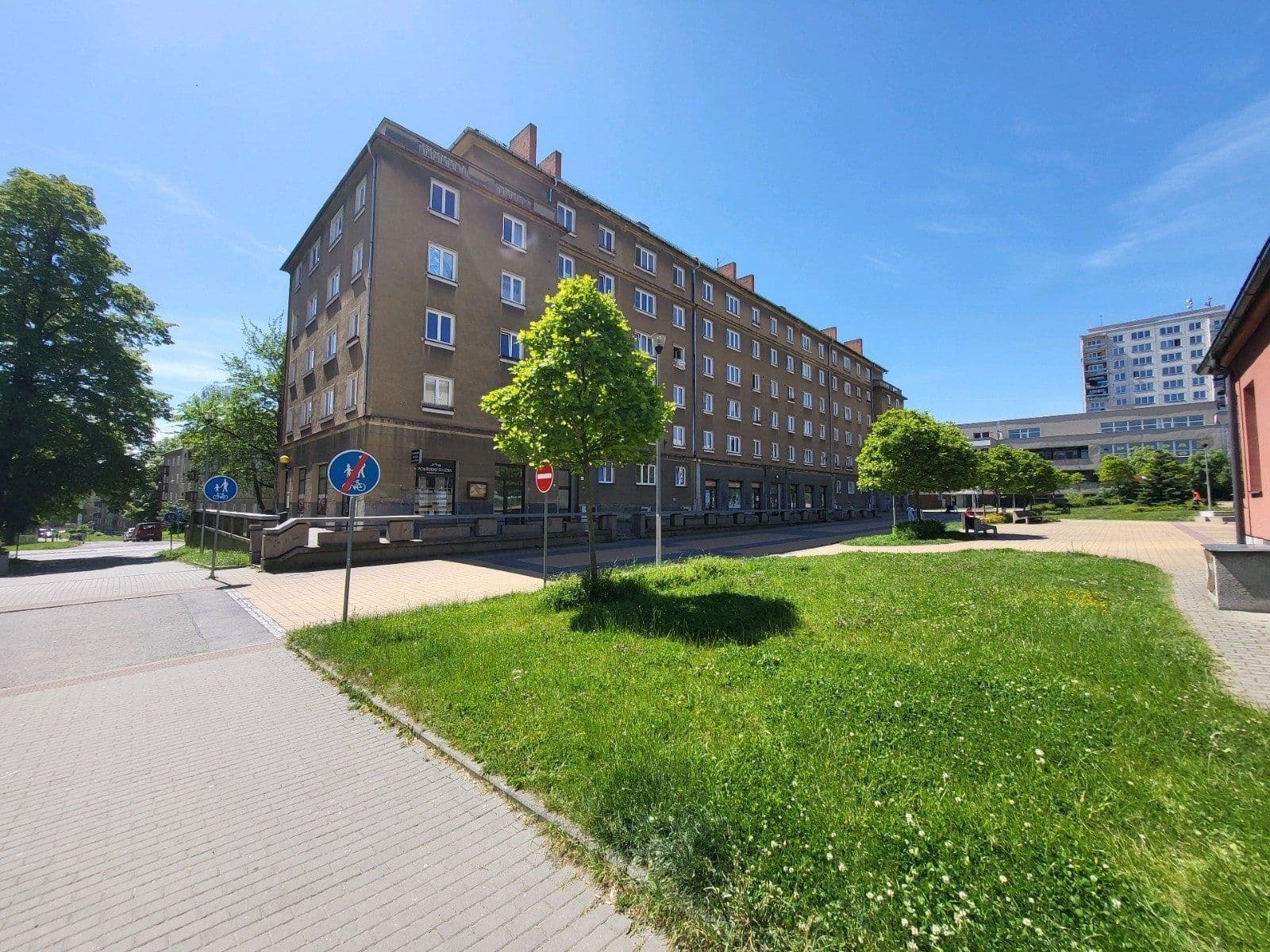 Prenájom bytu 1-izbový 40 m², nám. T. G. Masaryka, Havířov, Moravskoslezský kraj Prenájom bytu 1-izbový 40 m², nám. T. G. Masaryka, Havířov, Moravskoslezský kraj