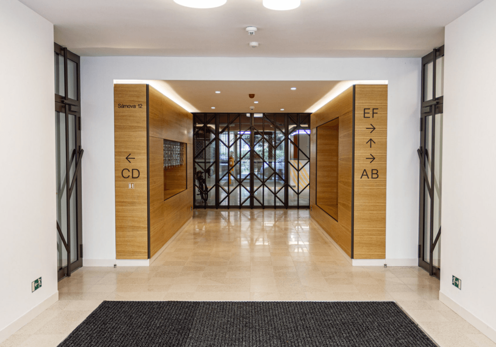 Prenájom bytu 3-izbový 116 m², Sámova, Praha, Praha Prenájom bytu 3-izbový 116 m², Sámova, Praha, Praha