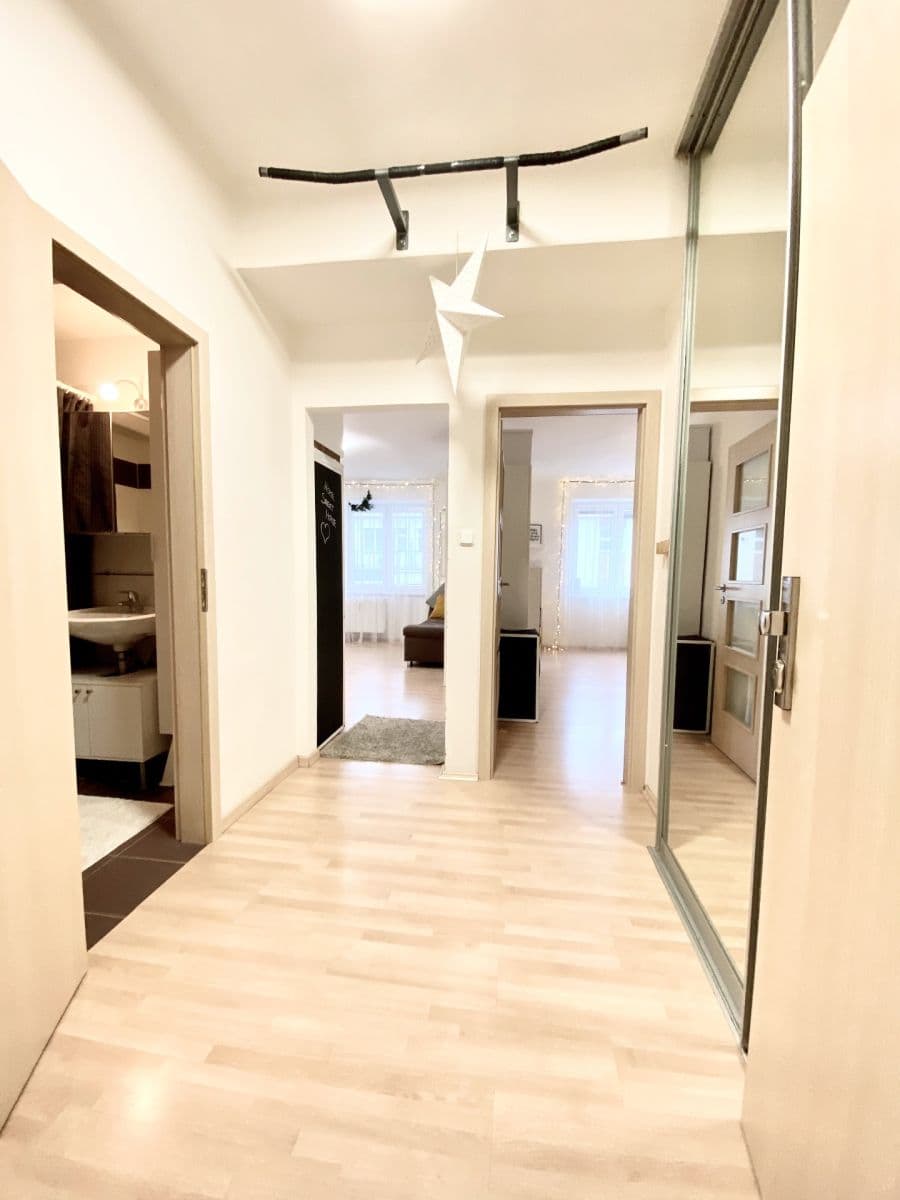 Prenájom bytu 2-izbový 50 m², Sámova, Praha, Praha Prenájom bytu 2-izbový 50 m², Sámova, Praha, Praha