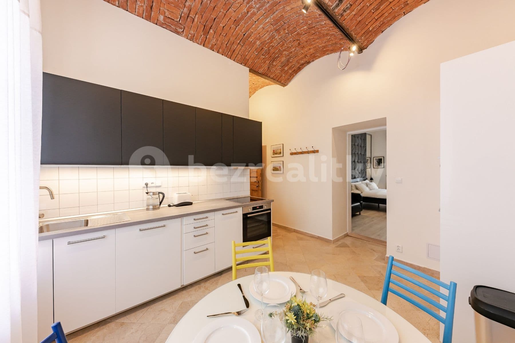 Prenájom bytu 1-izbový 46 m², Hálkova, Praha, Praha Prenájom bytu 1-izbový 46 m², Hálkova, Praha, Praha