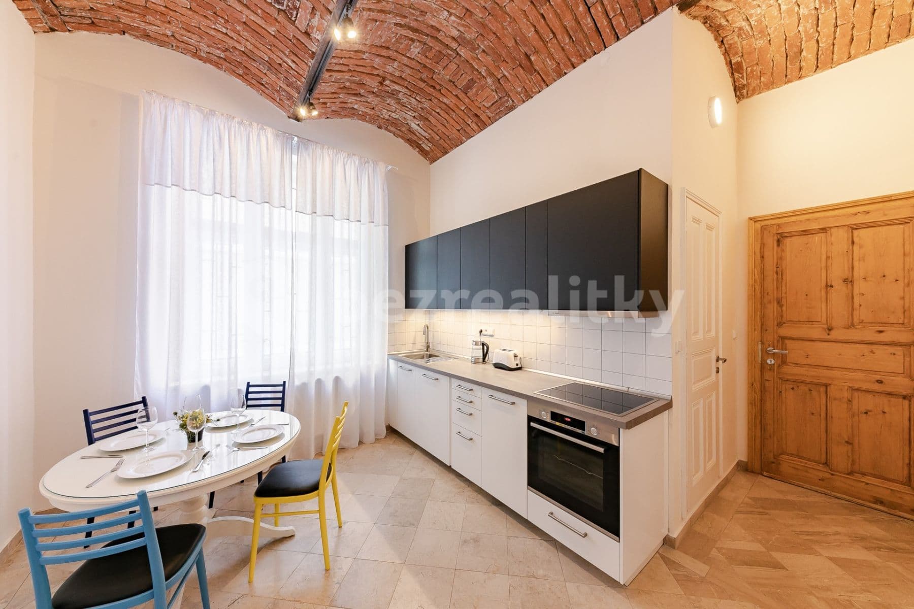 Prenájom bytu 1-izbový 46 m², Hálkova, Praha, Praha Prenájom bytu 1-izbový 46 m², Hálkova, Praha, Praha